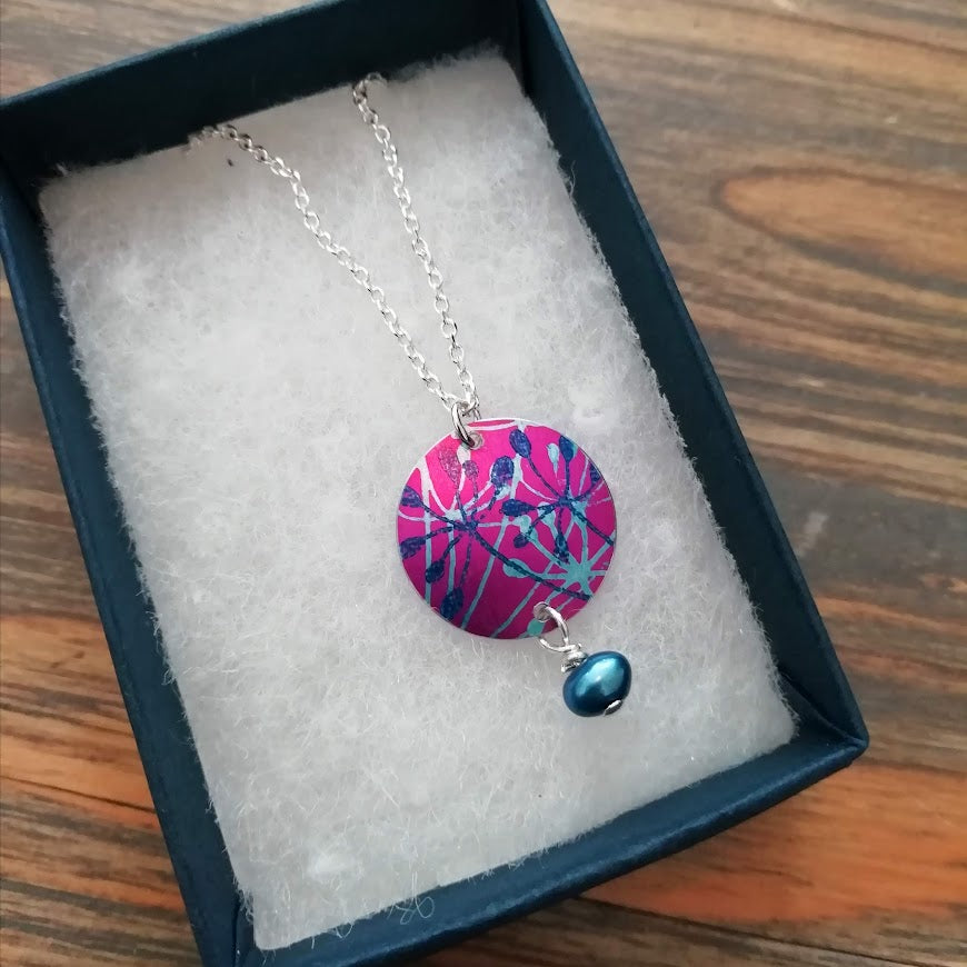 Cow Parsley Circle Pendant with Pearl