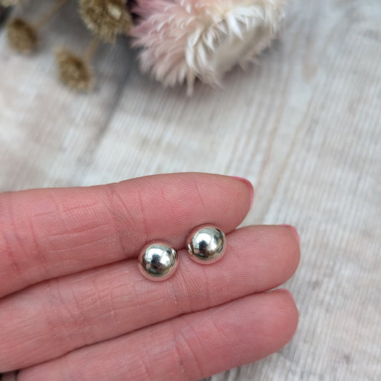 Silver Stud Earrings - Pebble - Circle