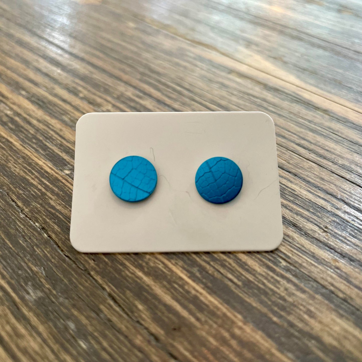 Stud Earrings Textured