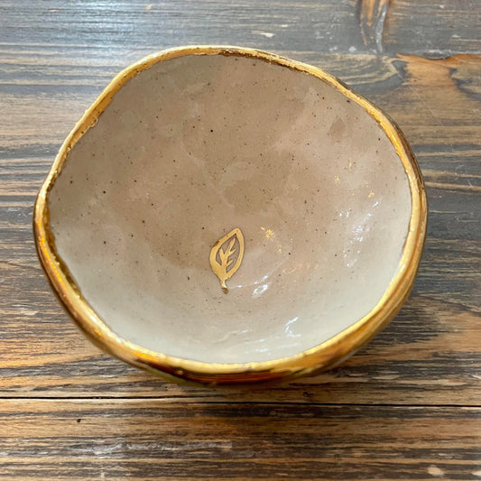 Gold Edge Pinched Pot
