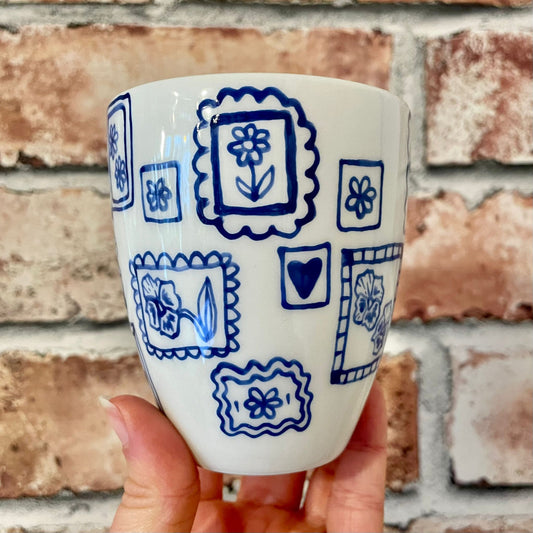 Beaker Pot Blue Frames