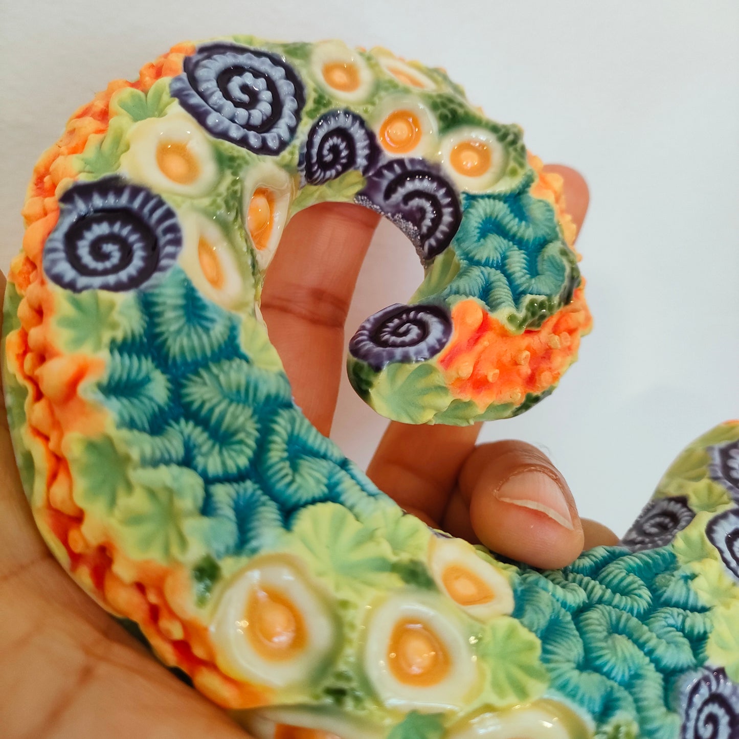 Ceramic Stamped Curl